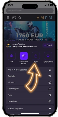 Ikona trzech kropek w prawym dolnym rogu przeglądarki na iPhonie podczas przeglądania Ampm Casino